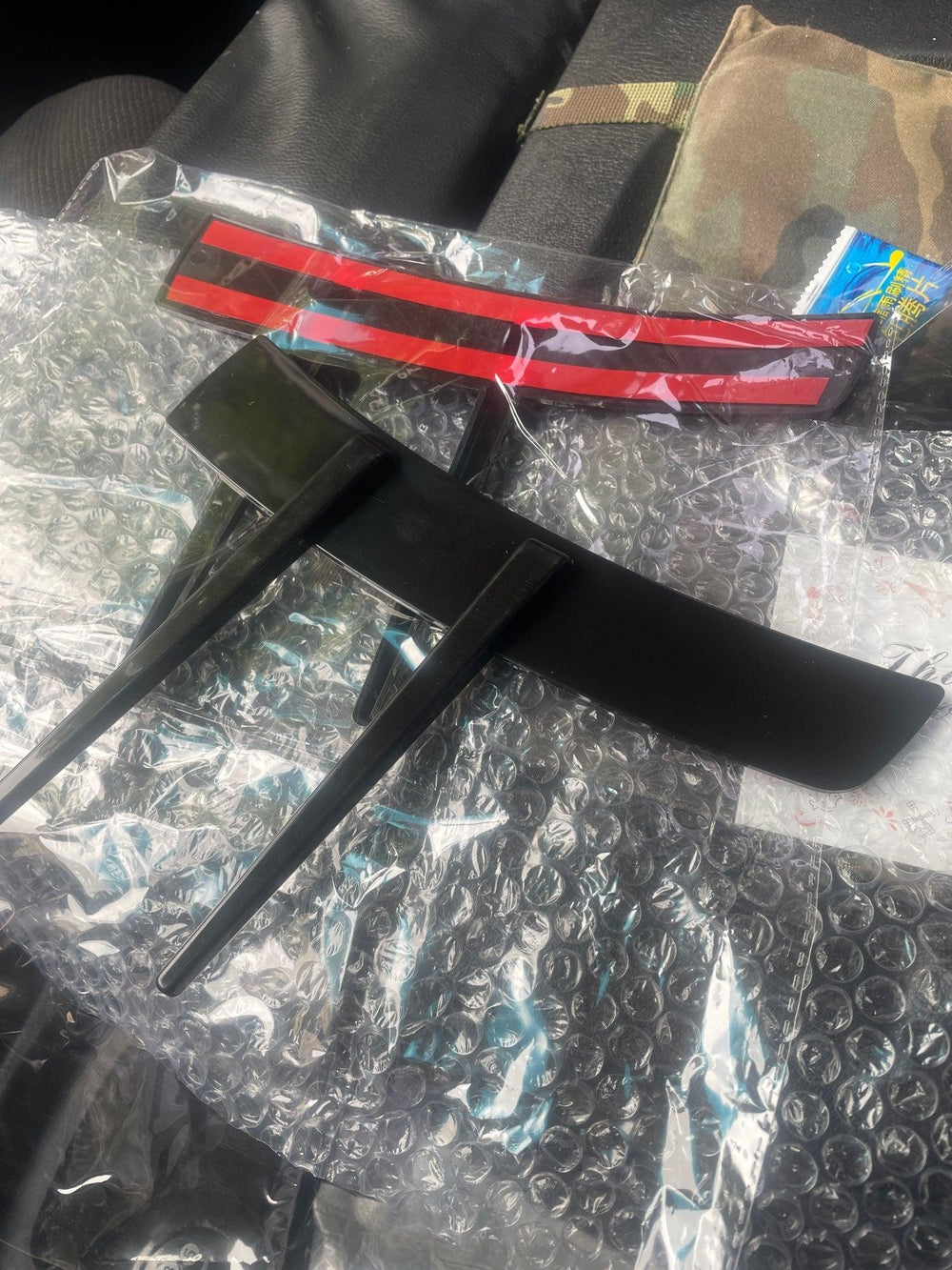 Side lips for the front bumper