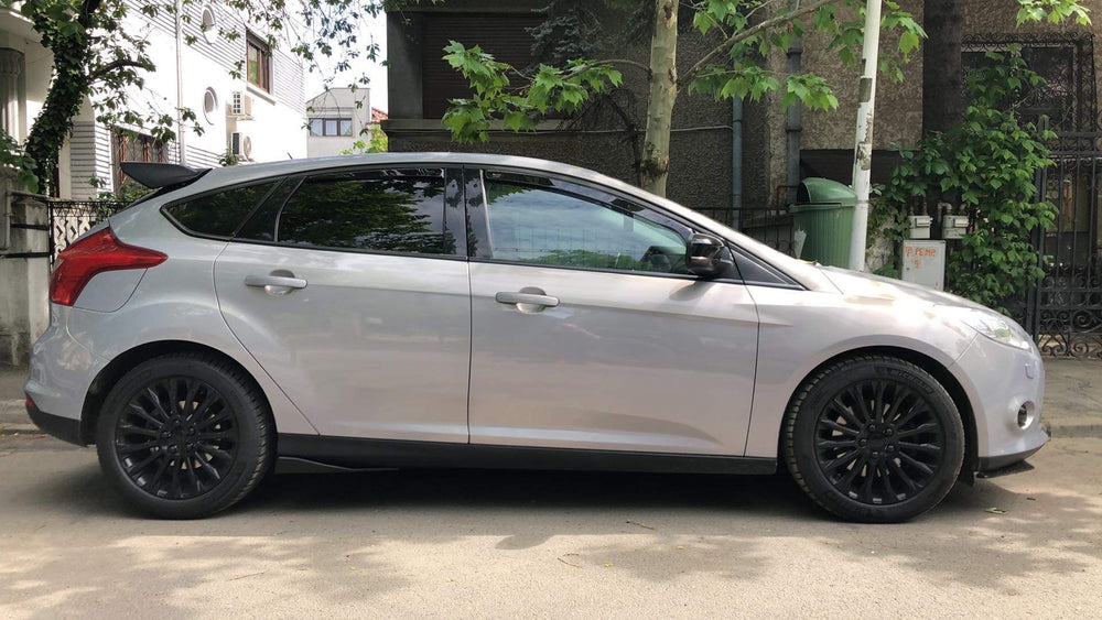 Universal Lateral extension for the threshold