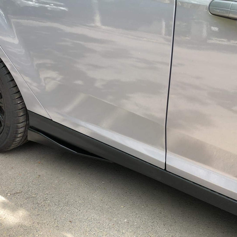 Universal Lateral extension for the threshold