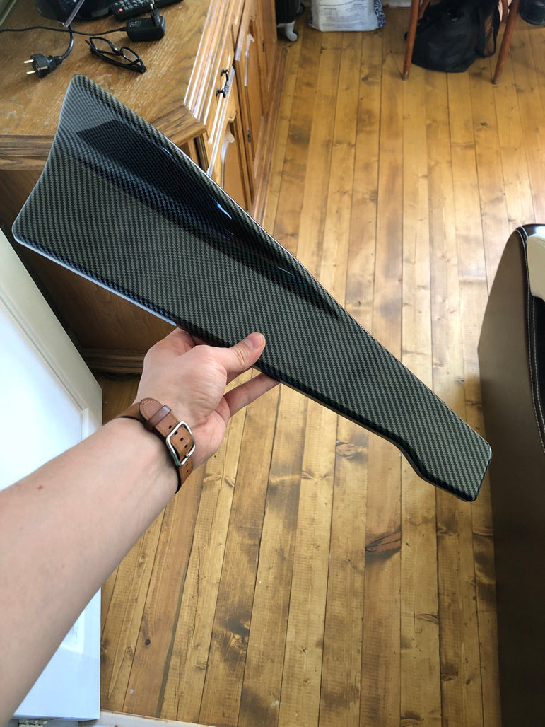 Universal Lateral extension for the threshold