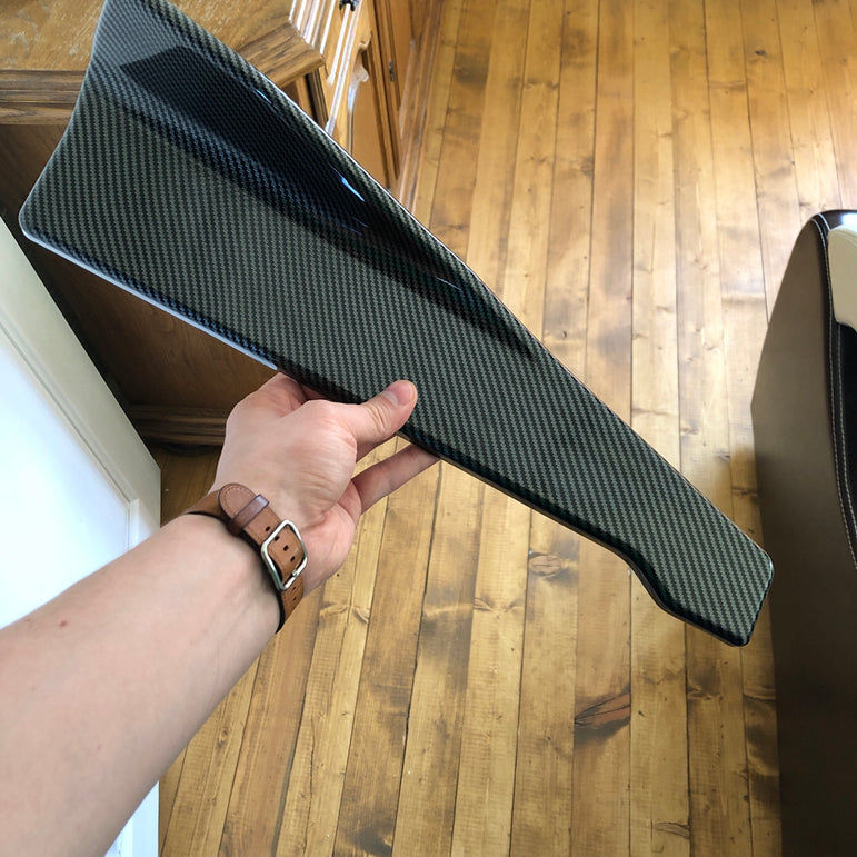 Universal Lateral extension for the threshold