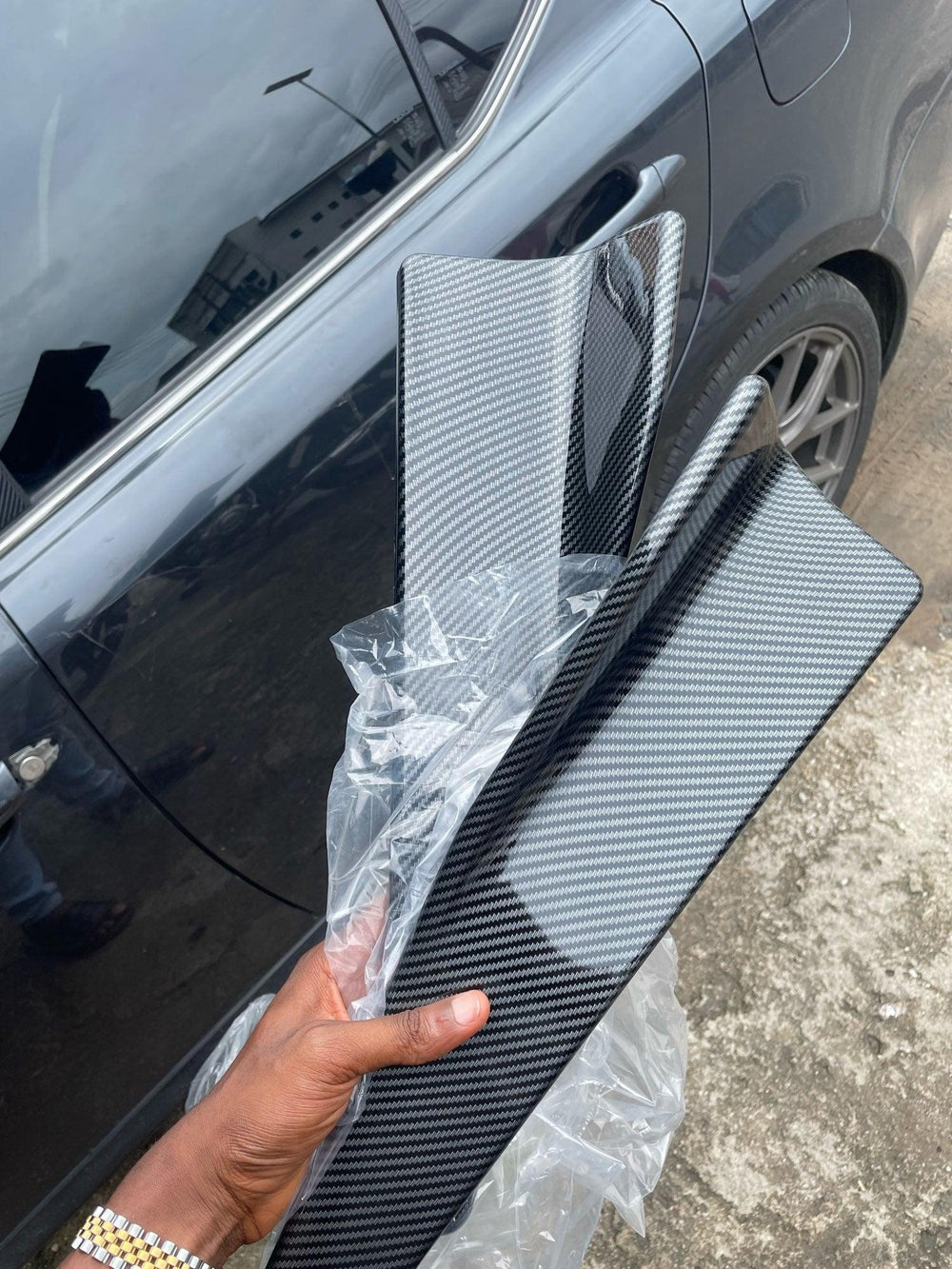 Universal car side fenders for the rear bumper