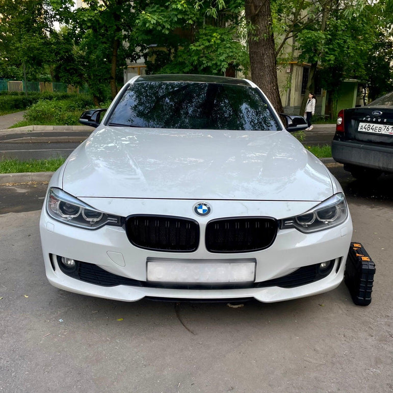 Grille set BMW 3 Series F30, F31, 2 pieces, Glossy black - One Beast Garage